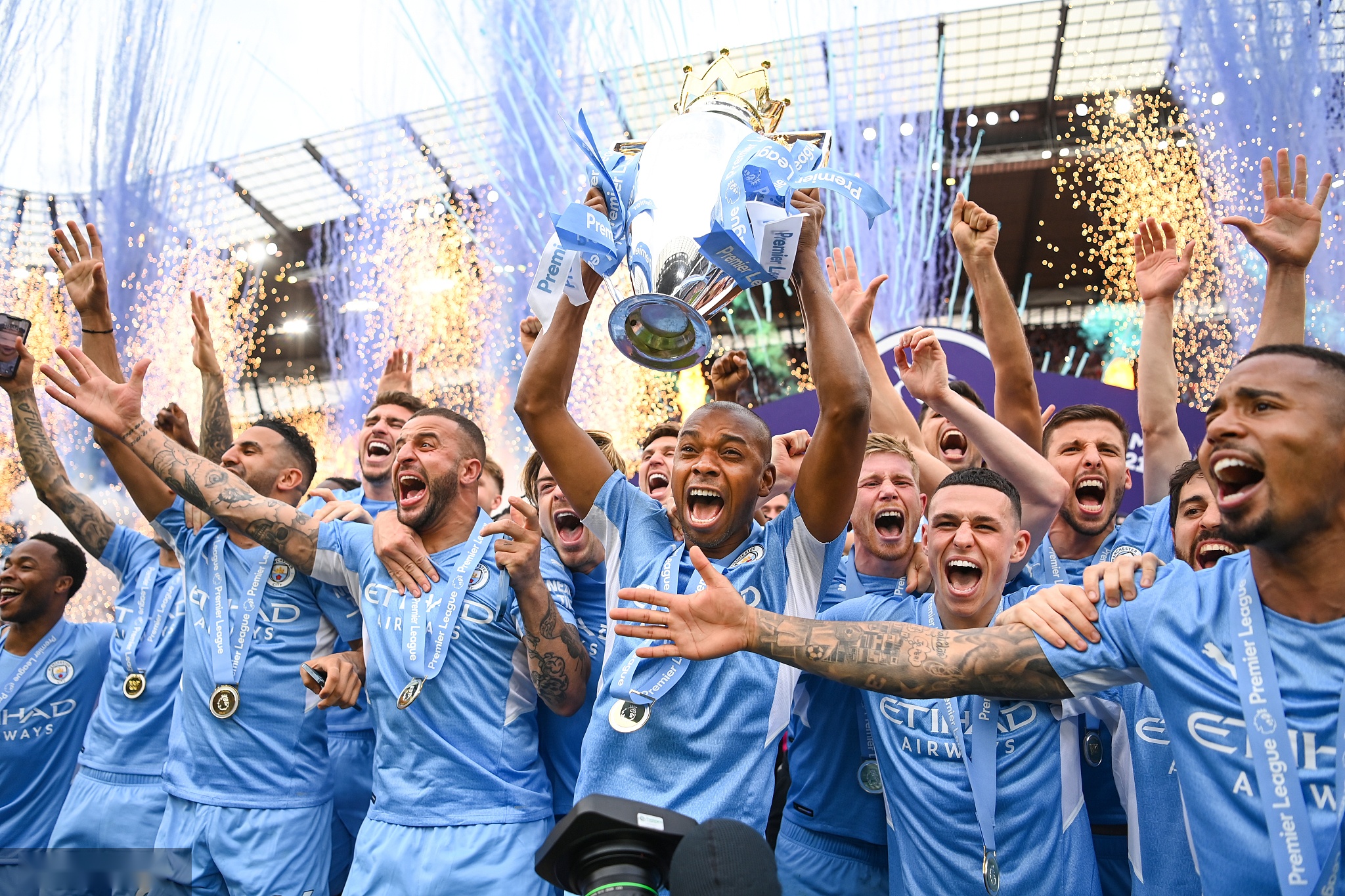 并加强进攻 并加强进攻